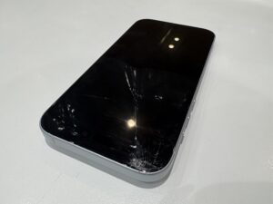 iPhone15 画面修理 戸田市