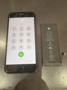 iPhoneが再起動を繰り返す症状を西川口でバッテリー交換して改善している様子