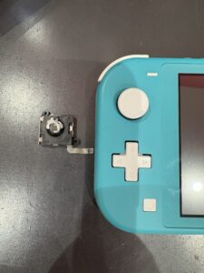 Nintendo Switch Liteのアナログスティック交換修理完了の様子（埼玉県川口市で対応）