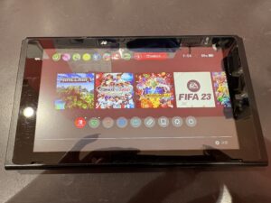 Nintendo Switchの液晶画面修理後、正常表示に戻った戸田市での即日修理、データもそのまま
