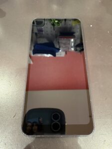 AQUOS wish3の液晶交換・画面修理事例。ひび割れた画面が新品のように復活（さいたま市対応）。