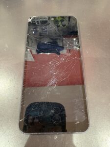 AQUOS wish3の画面割れ修理。さいたま市エリアで即日対応可能