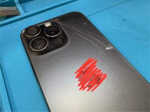 【背面ガラス修理】iPhone16 Pro Max の割れを最短で復活｜さいたま市