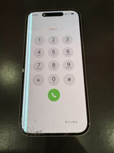 埼玉県川口市で修理依頼をいただいたiPhone16の画面割れと液晶破損の状態