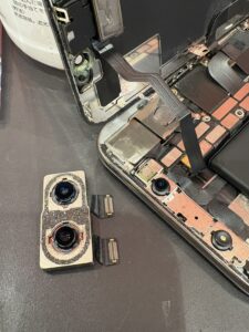 外カメラが真っ暗で映らないiPhoneXのカメラ修理