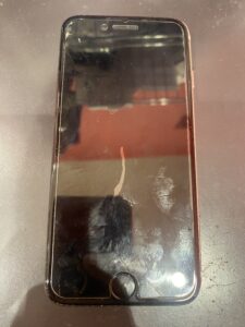 iPhoneSE3充電口故障