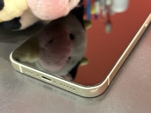 ガラス交換後でキレイに直ったiPhone13の画面状態 即日修理 ララガーデン川口