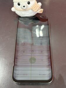 川口市より来店のiPhone15ProMax有機EL故障による横線と表示不良の状態