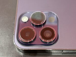 iPhone14Pro バックカメラレンズ割れ 修理前