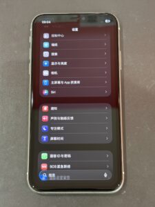 画面交換後のiPhone11。液晶表示が正常に復旧した修理事例。