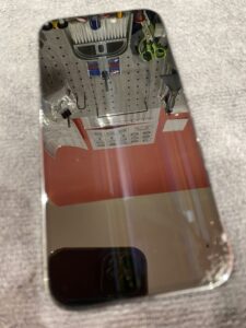 川口店で受けたiPhone14Pro液晶表示不良、ガラス割れ修理前の写真
