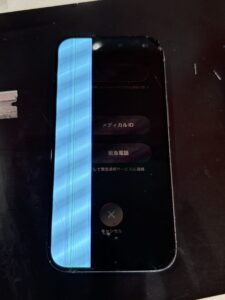 液晶表示不良が発生したiPhone15の修理前