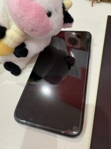 画面交換を行いきれいな状態になった修理後のiPhone11 Pro
