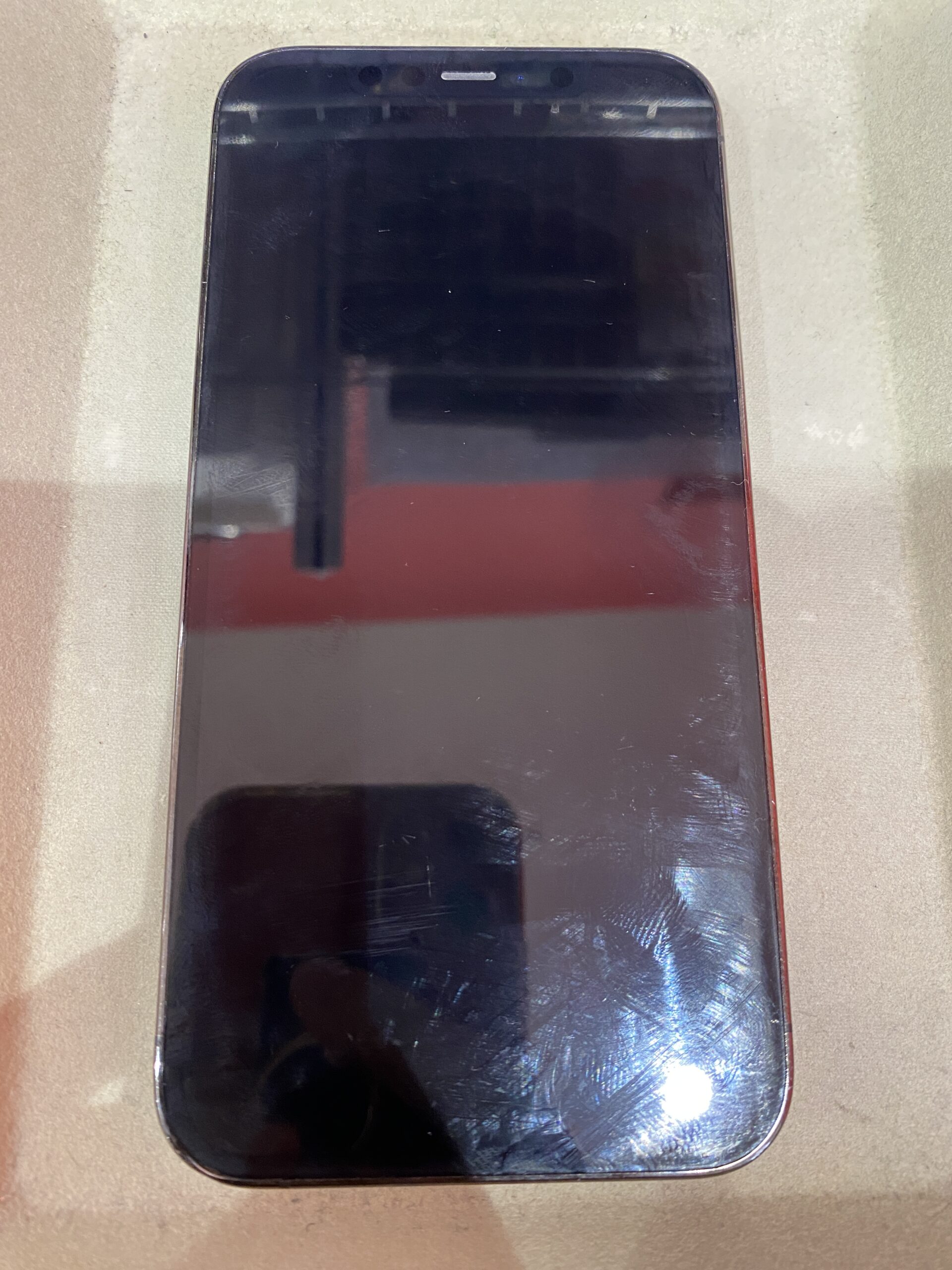 川口店で受けたiPhone12Pro画面修理前写真