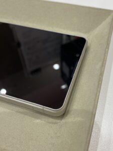 画面交換でひび割れが改善した修理後のXperia 1 V