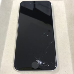 iPhoneSE2 ガラス割れ　液晶修理　武蔵浦和　浦和　大宮　戸田