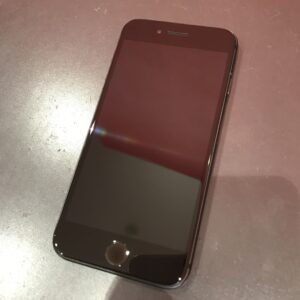 iPhone8画面割れ修理武蔵浦和