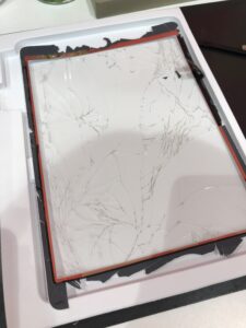 iPad ガラス割れ　修理　浦和