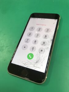 iPhoneSE第3世代　画面修理　埼玉県浦和