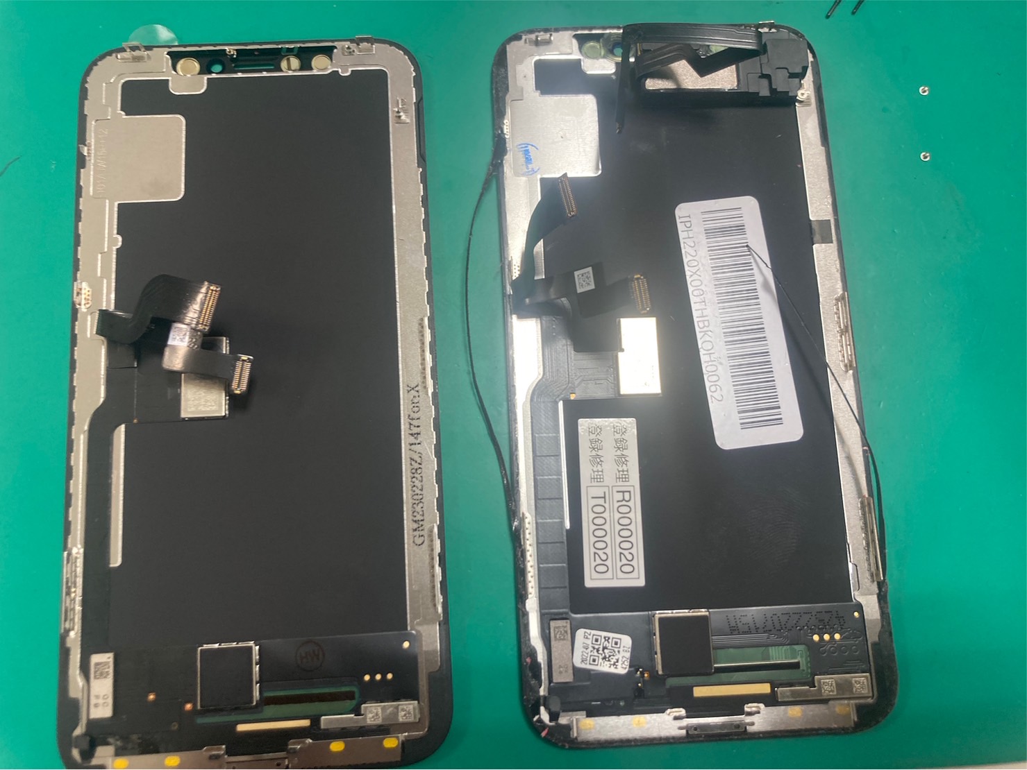 iPhone XRのバッテリー交換の様子(3枚目)